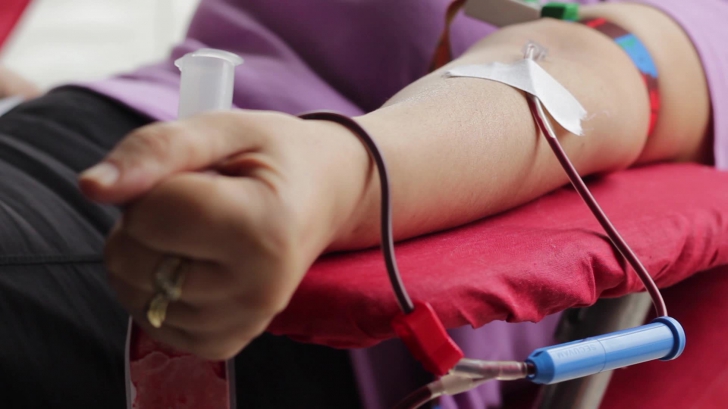 Criză de sânge în spitalele din ţară. Câţi români donează sânge anual