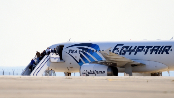 Un avion EgyptAir a aterizat de urgenţă în Uzbekistan, din cauza unei ameninţări cu bombă