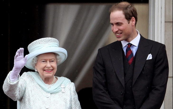 Prințul William, pus la punct în public de Regina Elisabeta. Imaginile au făcut înconjurul planetei