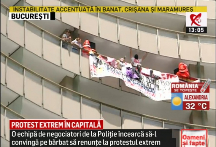 Protestatarul de la hotelul Intercontinental din Capitală a fost ridicat de poliţişti.  Update