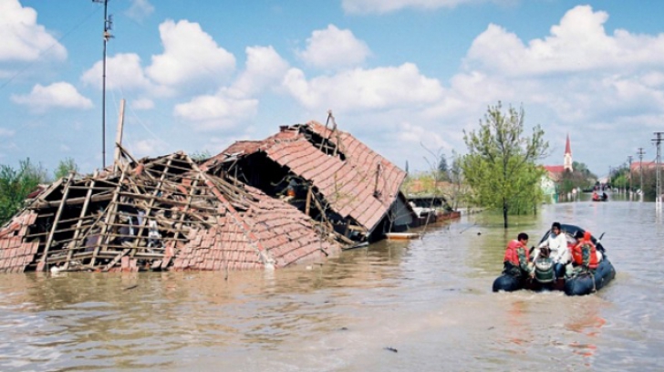 Peste 1.500 de angajați MAI acţionează în zonele afectate de inundaţii