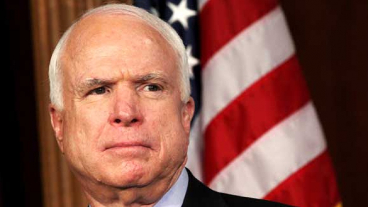 CNMR condamnă declarațiile jignitoare ale senatorului McCain la adresa României