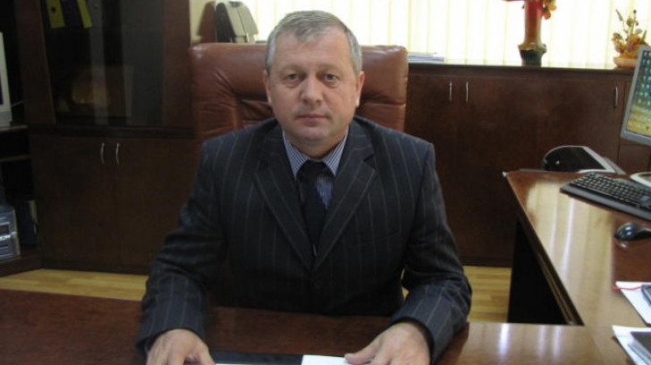 Şeful Casei de Pensii Bihor, arestat preventiv. Ar fi primit mită 8.400 de euro, pizza și whisky