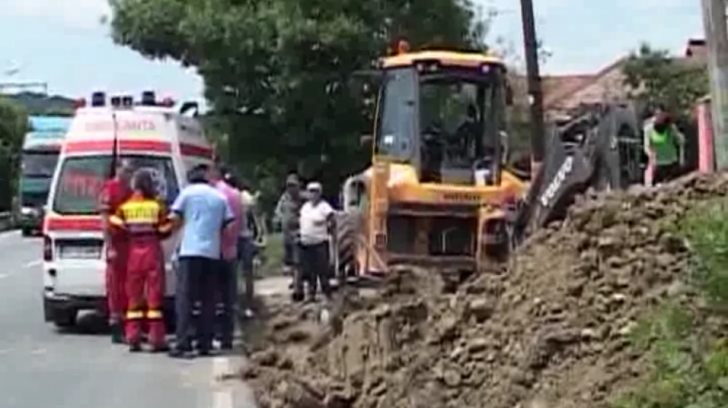 Muncitor de la canalizare, îngropat sub un mal de pământ. ISU Argeş, intervenţie de urgenţă