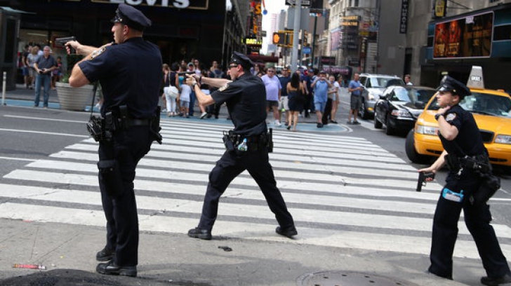 Posibil atac terorist la New York: trei persoane au fost reţinute 