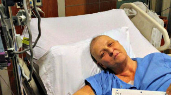 Surpriza incredibilă de care a avut parte o femeie bolnavă de cancer. Cine a invitat-o la cină