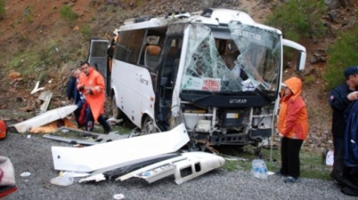 Accident cumplit în Turcia: 14 persoane au murit