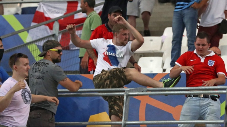 EURO 2016. Şocant! Un deputat din Rusia îi îndeamnă pe fanii ruşi din Franţa să continue violenţele