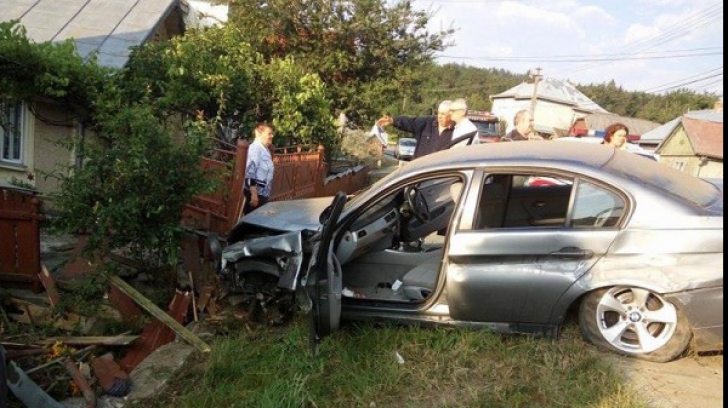 Accident dramatic în Suceava. O mireasă a rămas încarcerată