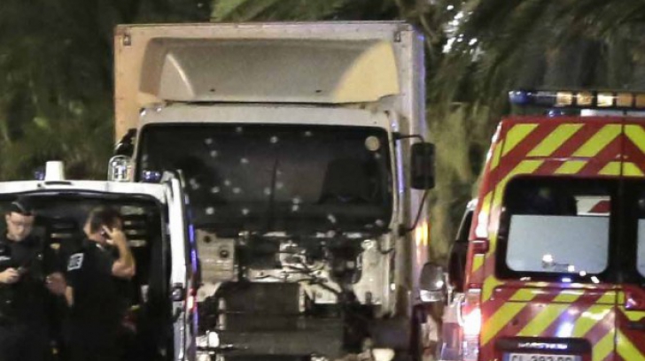 Atentat la Nisa. Un bărbat a încercat să îl oprească pe şoferul ucigaş: "Circula în spatele lui"