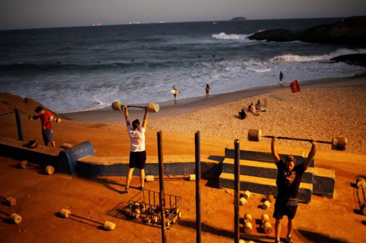 Viaţă de turist pe plajele de la Rio, înainte de JO. Imaginile astea sunt de senzaţie 