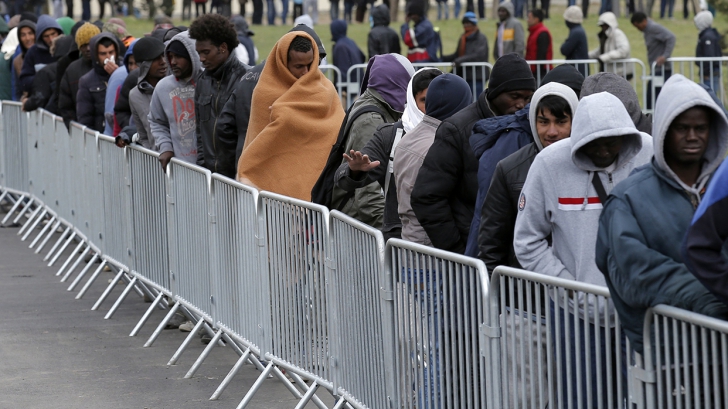 Franța: Cea mai vastă operațiune de evacuare a migranților din ultimul an