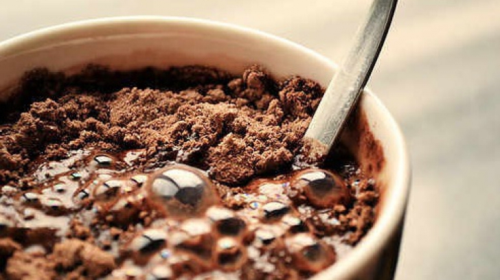 Fii sănătoasă cu o ceaşcă de cacao pe zi! Beneficii pe care nu le ştiai