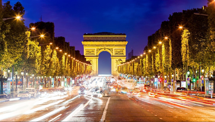 EURO 2016. Franţa e în finală, dar, din păcate, incidentele continuă pe Champs-Elysees