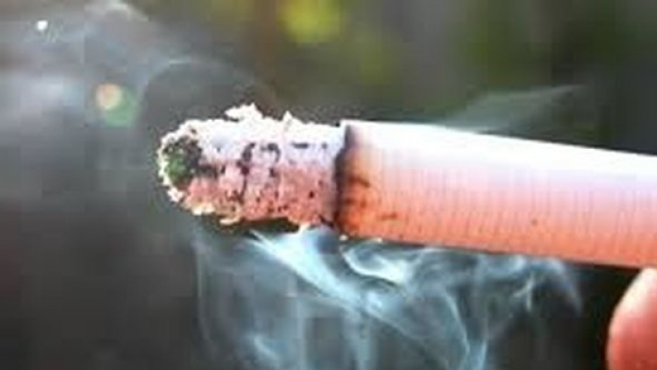 Atenţie fumători: Primele simptome ale cancerului oral se văd, nu se simt