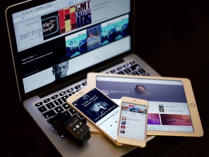 eMAG – Care sunt cele mai vandute produse Apple: iPhone, iPad, iPod sau MacBook?