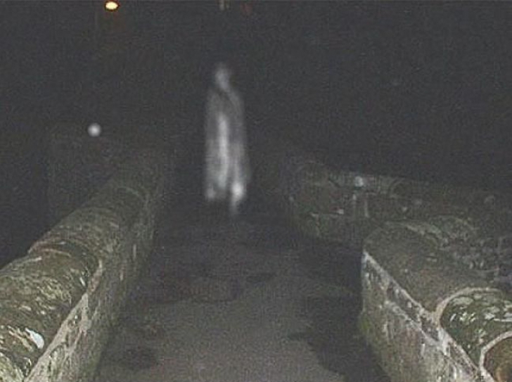 15 cele mai terifiante fotografii cu fantome adevărate. Ai curaj să le vezi pe toate?