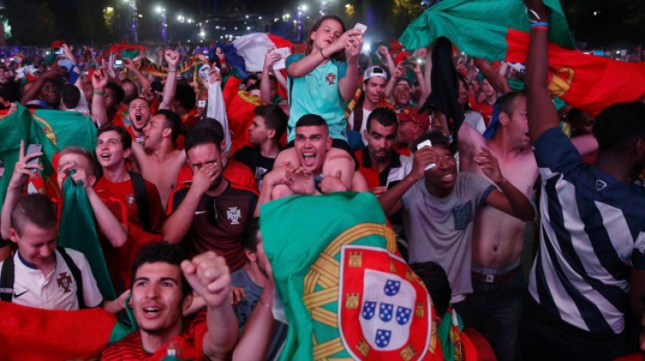 Cel mai emoţionant moment de la EURO 2016: gestul făcut de un puşti din galeria portughezilor