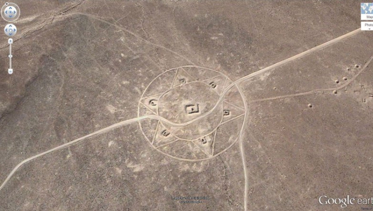 12 imagini misterioase surprinse pe hărțile Google Earth. Sunt semne extraterestre?