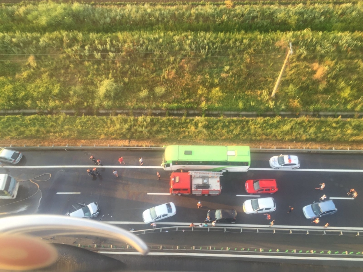 Accident în lanţ pe Autostrada Soarelui. Imagini din elicopter. Traficul a fost reluat