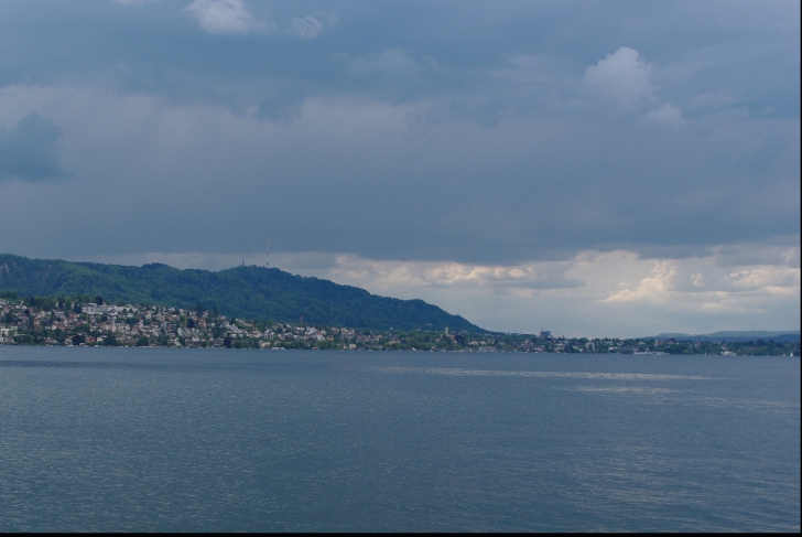 Turist român, în comă după ce a căzut în Lacul Zurich din Elveția