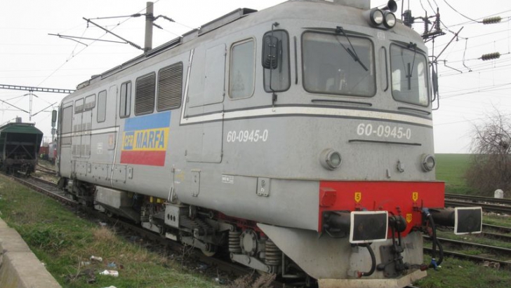 Accident feroviar în Arad. O locomotivă a lovit o un tren cisterne pline cu motorină
