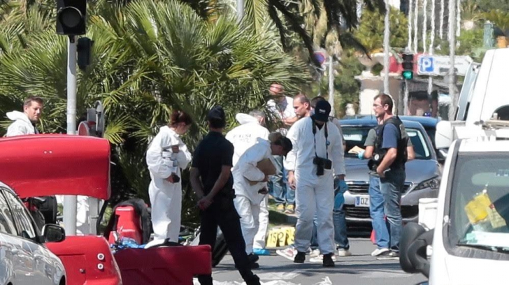 Alerte în serie la Nisa. Aeroportul, evacuat. Geniştii au aruncat în aer un pachet suspect 