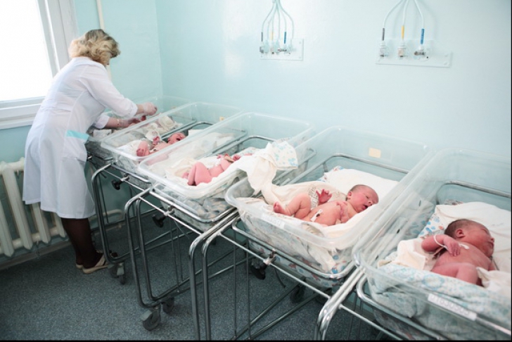 Şocant! Nou-născut, mort în spital după ce medicii l-au tratat cu gaz ilariant, în loc de oxigen