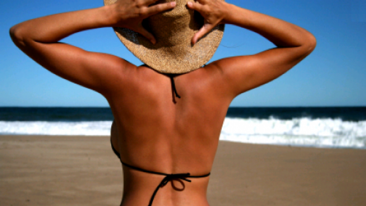 Ai stat prea mult la plajă? Cum vindeci arsurile solare cu puţin pepene galben şi lapte