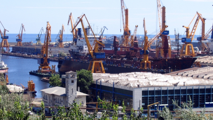 Protest în portul Constanţa. 100 de angajaţi sunt nemulţumiti de salarii 