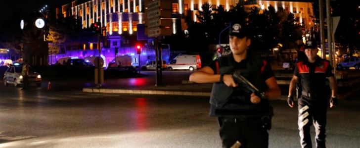 Turcia: Doi membri ai Curţii Constituţionale au fost arestaţi