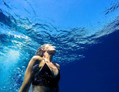 Cel mai sexy pilot! Pozele pe care le postează pe Instagram au mii de Like-uri