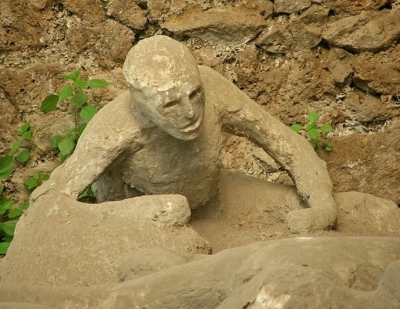 24 august, erupţie apocaliptică. Trupurile morţilor, perfect conservate de cenuşă