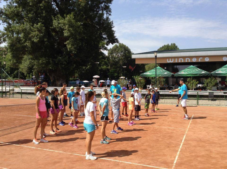 Victor Hănescu pregăteşte viitoarea generaţie în tenis