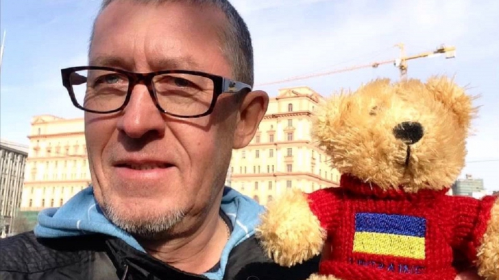 Moarte misterioasă pentru un jurnalist rus. A fost găsit împuşcat în cap, de ziua sa