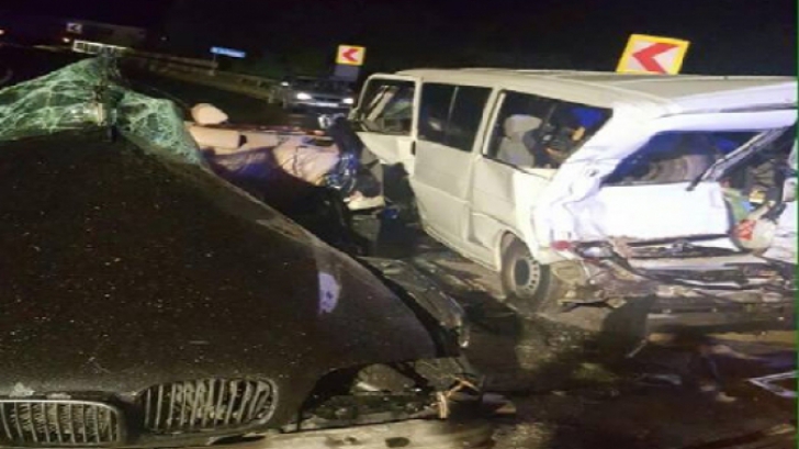 Grav accident în apropiere de Băile Herculane: Trei morți și doi răniți 