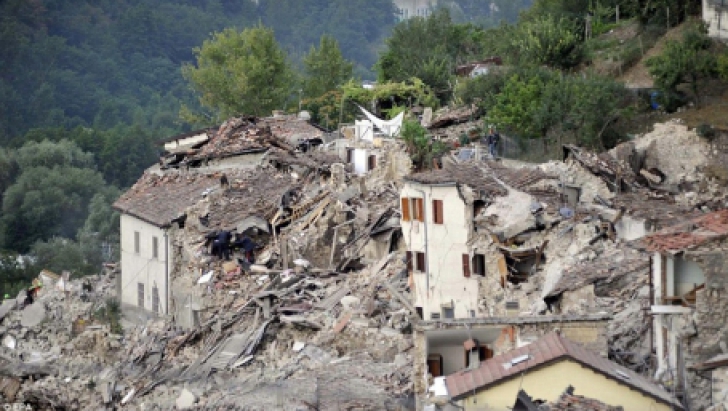 Seism devastator în Italia. Printre românii dispăruţi: o femeie de 45 de ani şi fiica sa, de 12 ani