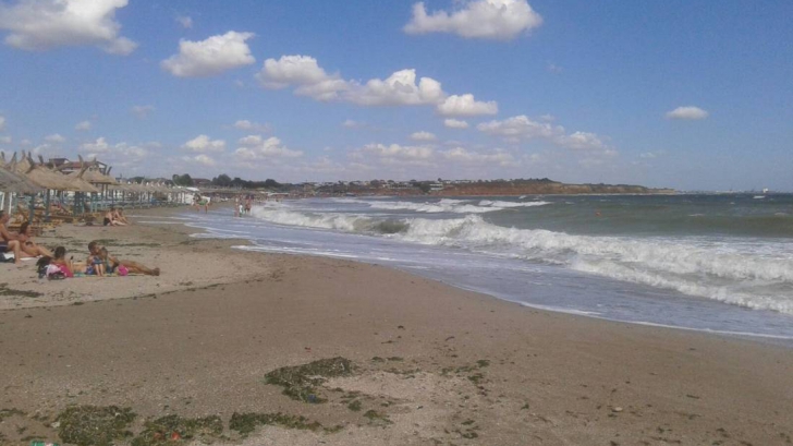 Alertă pe litoralul românesc: scăldatul este interzis