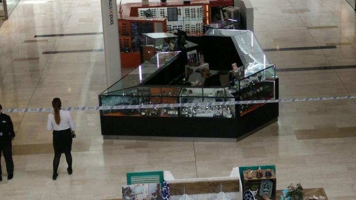 Atac sângeros într-un mall din Londra. Politiştii sunt în alertă maximă