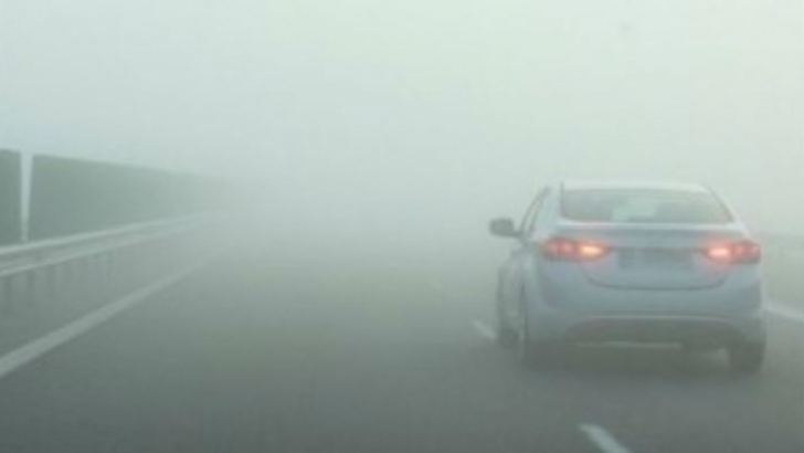Alertă de ceață densă pe carosabil! Poliția Rutieră, avertisment pentru toți șoferii