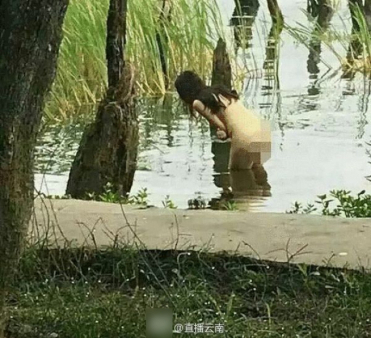 A pozat nud în pustietate. Când a ajuns acasă și a deschis Internetul a crezut că o ia razna