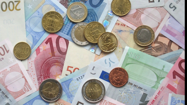 Credeți că România este pregătită să adere la euro în 2018?