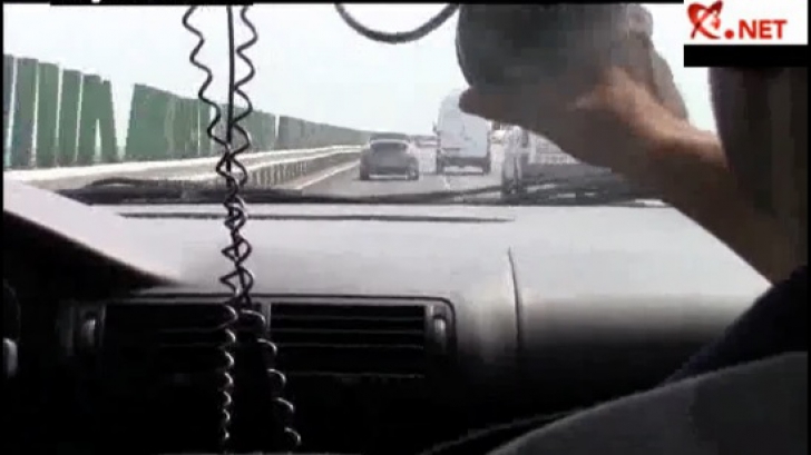 Filmaţi de poliţişti pe Autostrada Soarelui, fără să ştie. Şoferii goneau spre litoral!