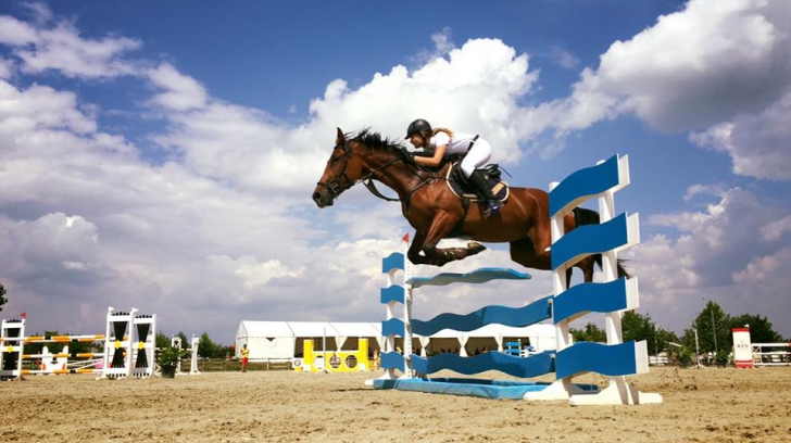 Parada cailor în Parcul Carol. Evenimentul ce anunţă Balcaniada de Sărituri peste Obstacole
