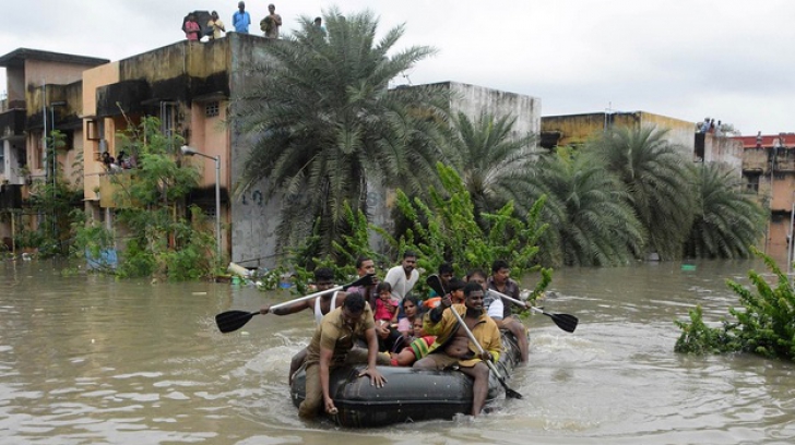 Inundaţii catastrofale în India: cel puţin 300 de morţi