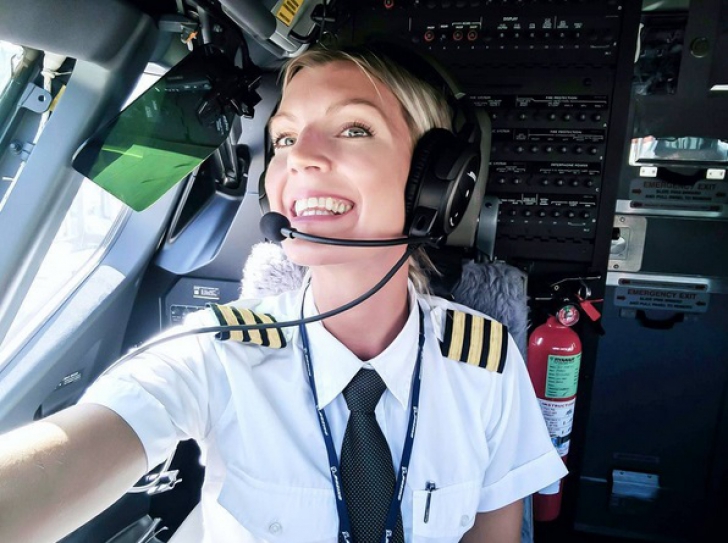 Cel mai sexy pilot! Pozele pe care le postează pe Instagram au mii de Like-uri