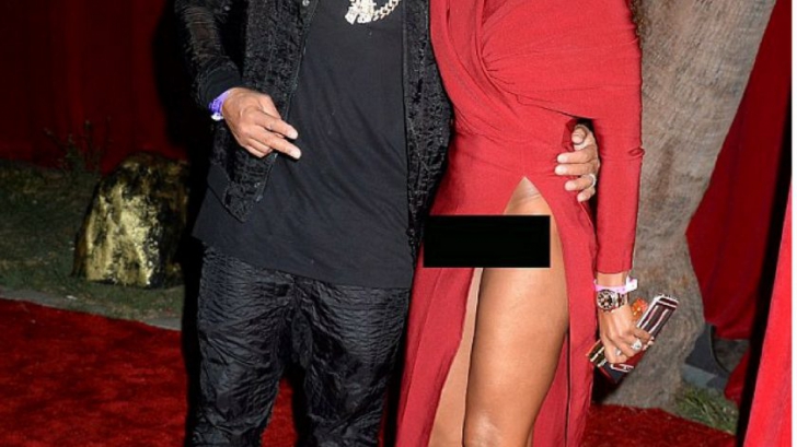 Vedeta internationala, fara chiloti la o petrecere de lux FOTO