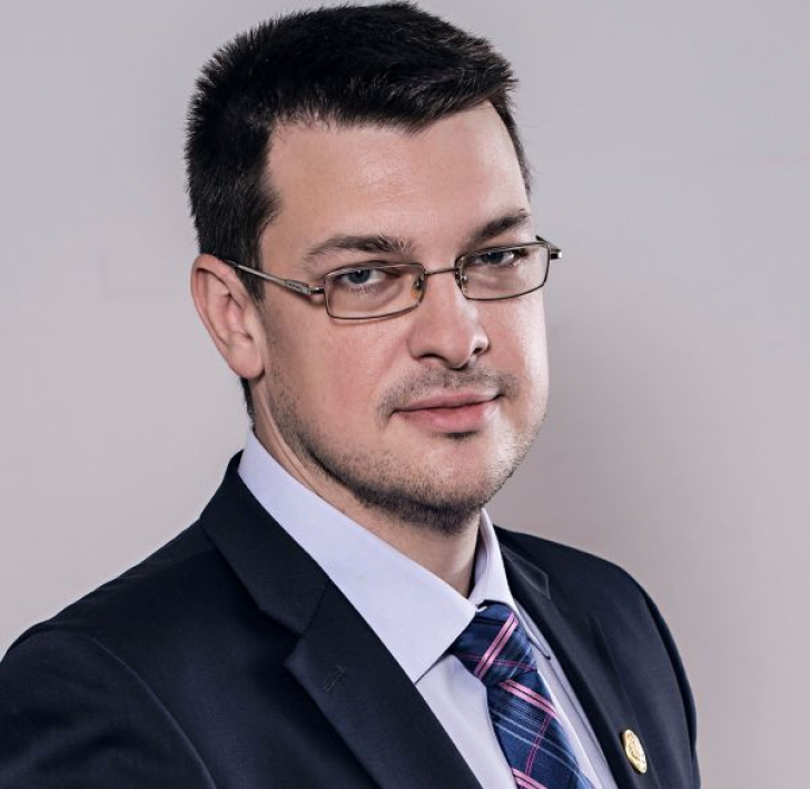 Ovidiu Raeţchi, despre propunerea ALDE, ca demnitarii să nu mai stea la coadă: Este exclus