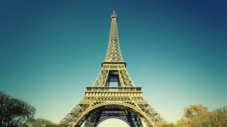 Efectul atentatelor teroriste. Turismul din Paris pierde sute de milioane de euro 