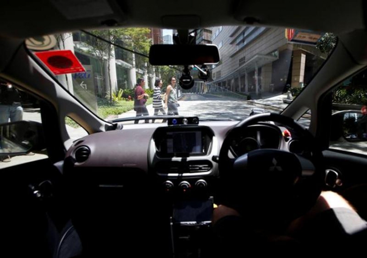 Primul serviciu de taxiuri fără șofer, lansat în Singapore 
